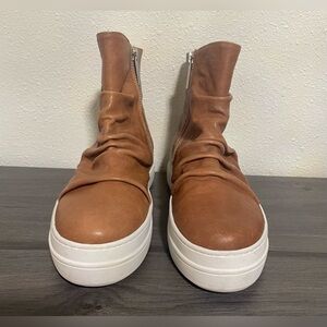 🍂 J Slides Brown and White Shoes